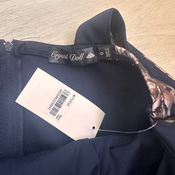 Crystal doll woman’s juniors dress. - Picture 4 of 5